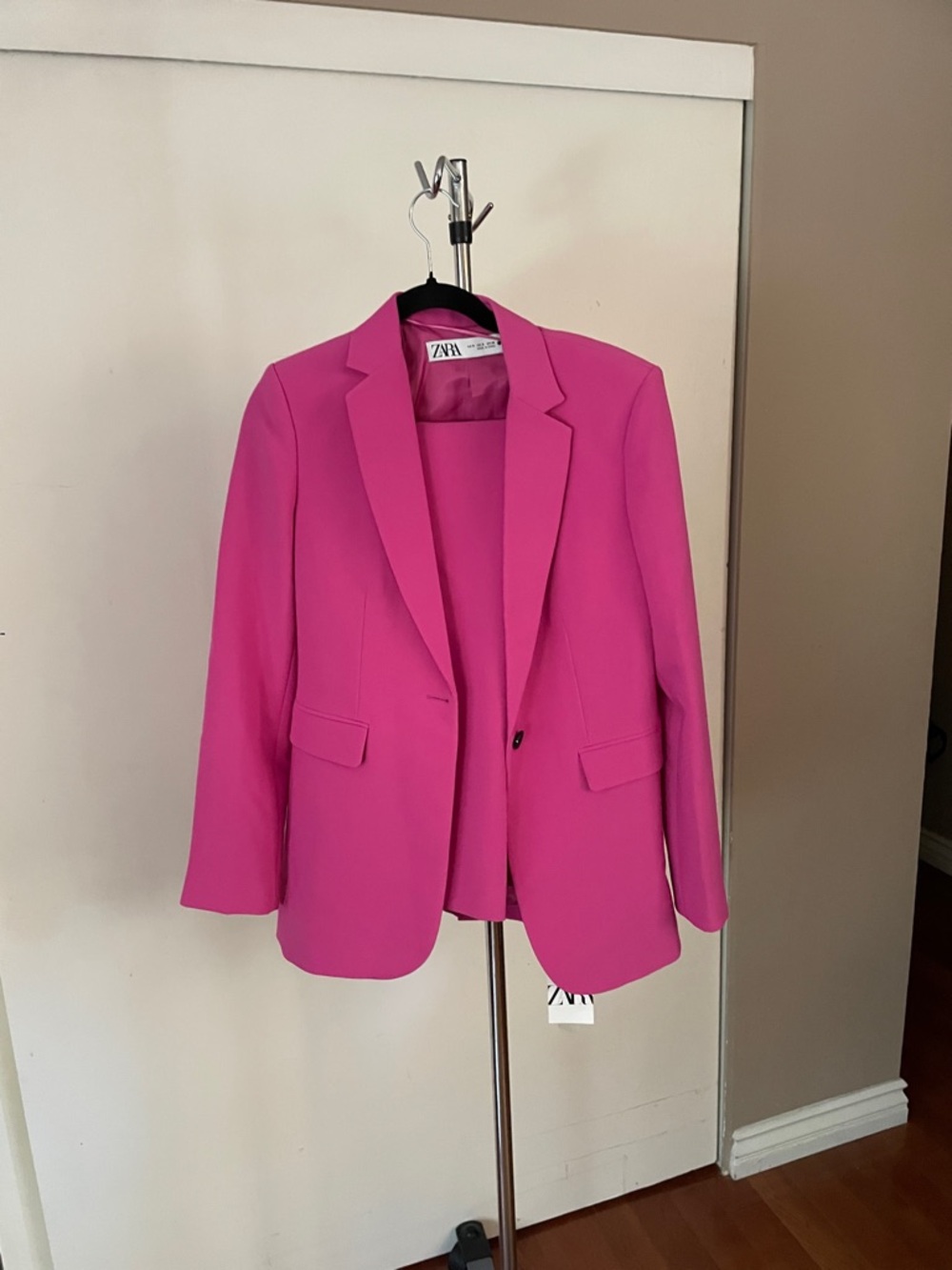 ZARA. Flash nwt $109